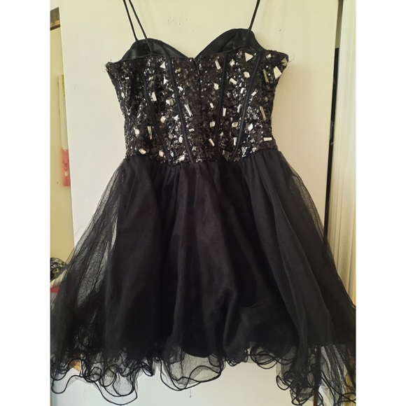 Dress/part - Picture 2 of 2